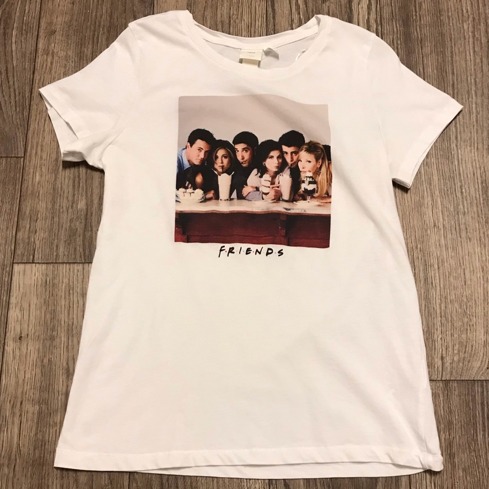 FRIENDS T-SHIRT W/ PRINTED DESIGN SZ. SMALL.